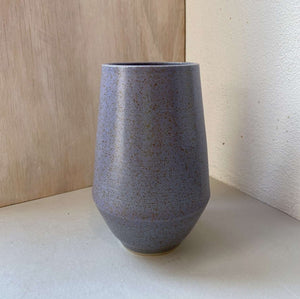 Julie Damhus Handmade ODA Garden Vase - Rusty Lavender - Håndlavet Keramisk Vase