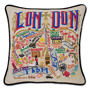 Hand Embroidered Pillow London - Håndbroderet pude med motiver