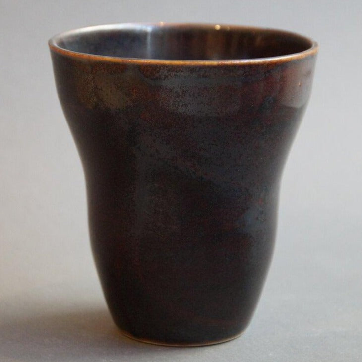 Helene Schjødts - Kop - Mokka brun - Håndlavet kop i Keramik